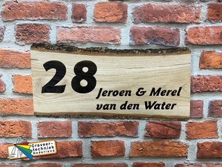 Houten naambord met huisnummer, eiken ca 48x20cm